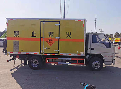 鹿城爆破器材运输车技术升级与安全合规新趋势